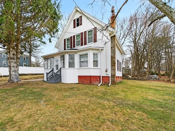 22 Maple St, Baldwinville, MA 01468