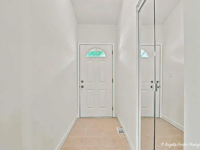 3287 Medford Ct — Photo 3