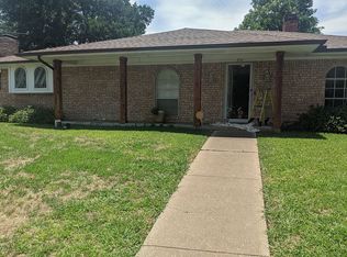 714 Kingsbridge Dr, Garland, TX 75040
