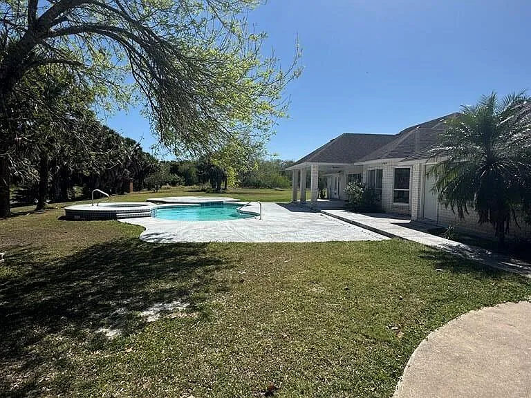 8795 FM 1732 — Photo 16