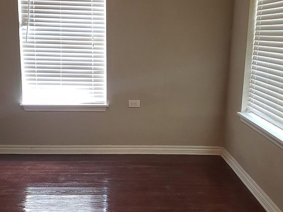 4th image of 519 Essex St