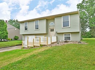 22 Camrose Dr, Niles, OH 44446