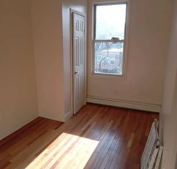 139 Webster Ave #3F — Photo 3