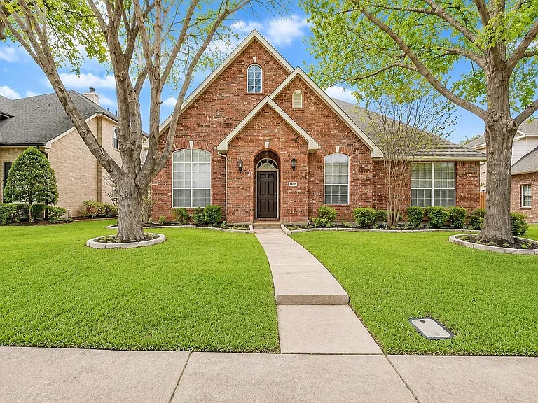 5106 Petersburg Dr — Photo 1