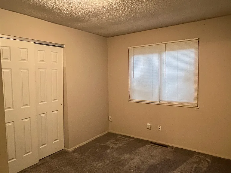 131 Springbrook Dr — Photo 24