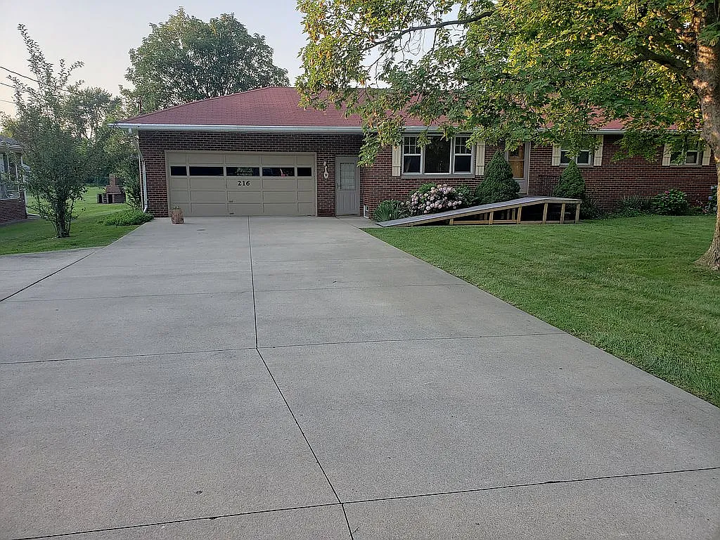 216 Cooper Foster Park Rd photo 1