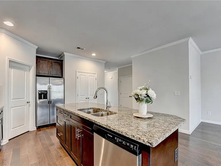 5535 Lightheart Ct — Photo 11