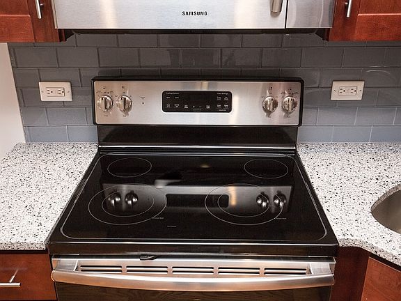 4th image of 31 E 126th St #3