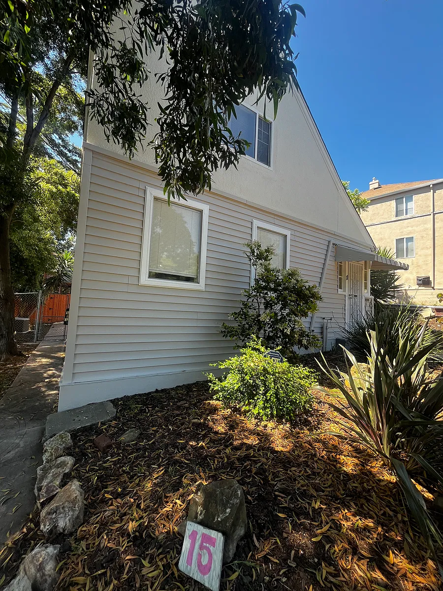 Building Photo - 11 B St #11