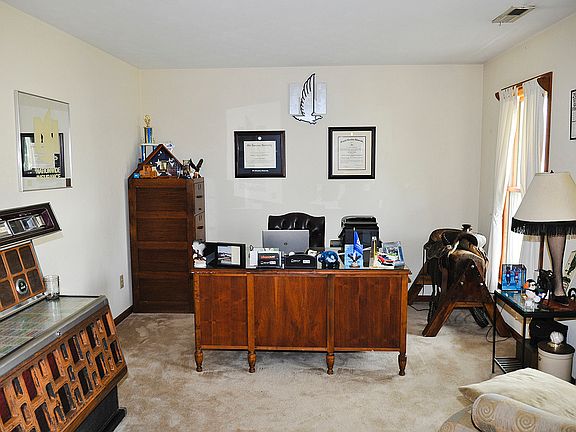 Office/Formal Living Room