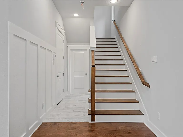 909 Oak St #C — Photo 16
