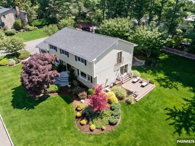 40 Mountain View Ter, Hillsdale, NJ, 07642