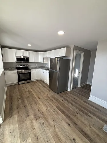 213 Main St N Photo 1