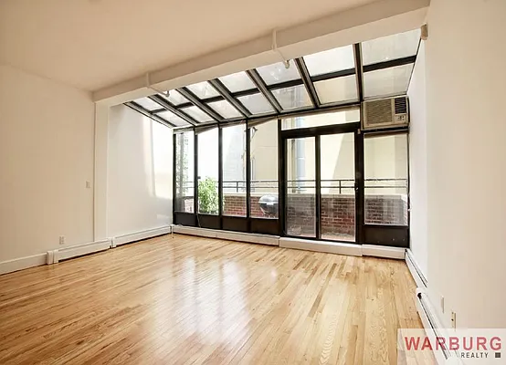 Sold by Warburg | media 21