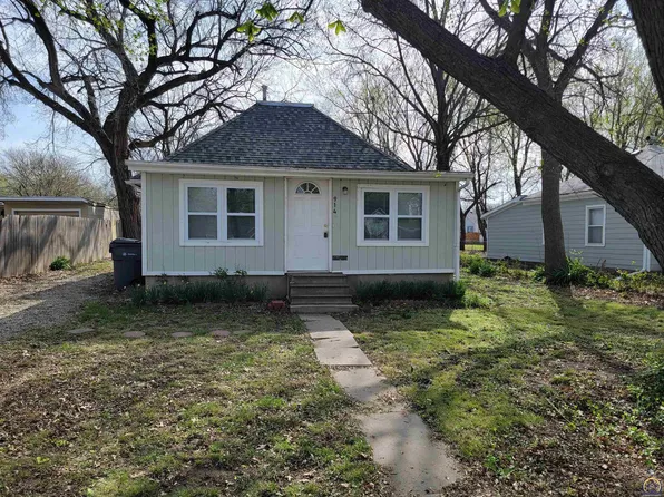 914 Sunnyslope St, Emporia, KS 66801