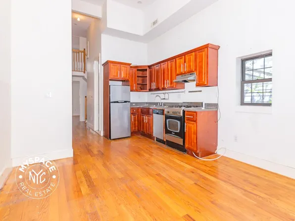 170 Harman Street image 1 of 6