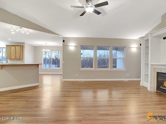 5th image of 3120 E Olga Cir