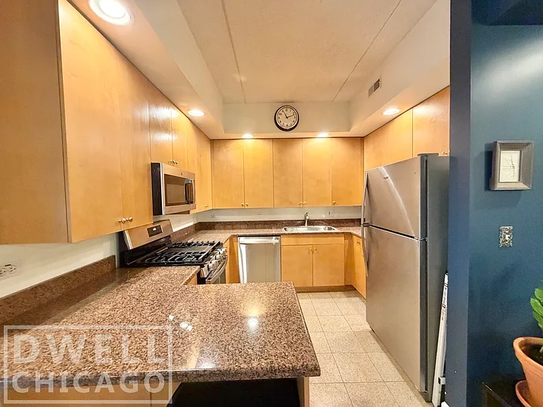 4625 W Lawrence Ave #401 — Photo 3