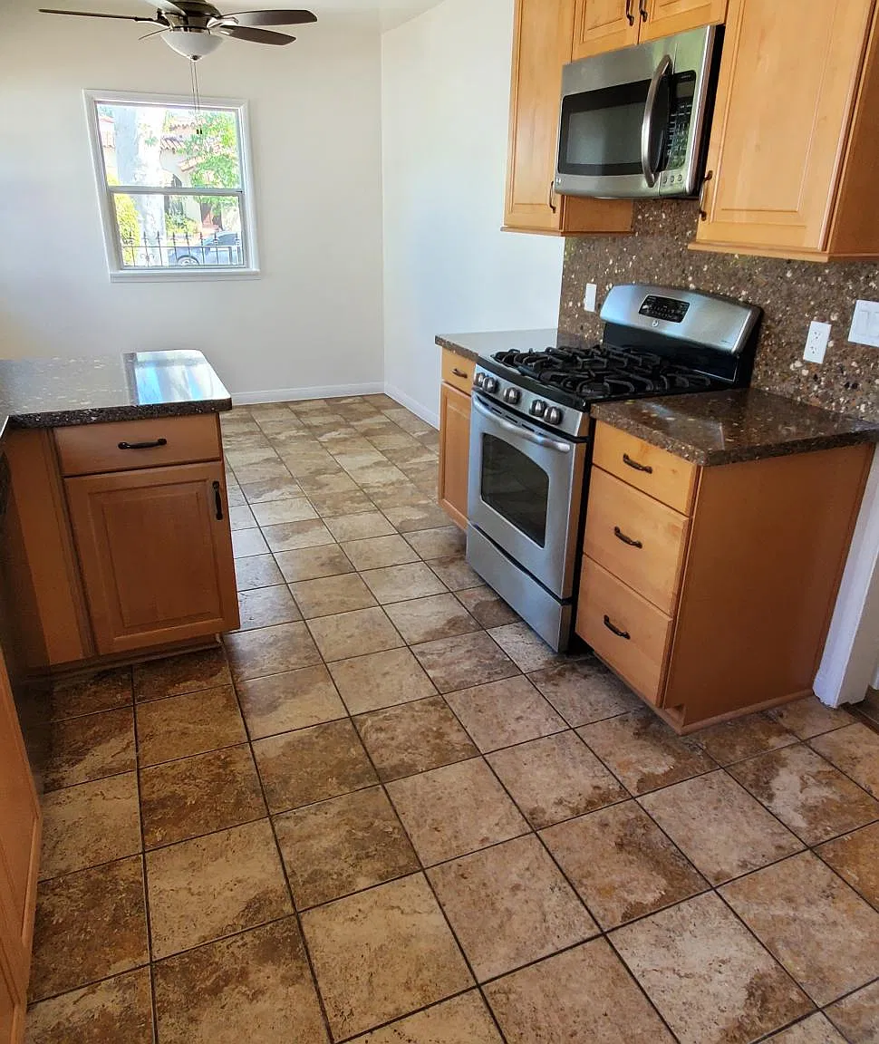 429 N Croft Avenue — Photo 2
