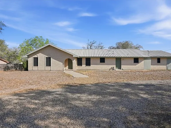 1309 Burleson St, George West, TX 78022