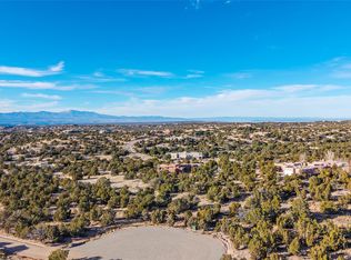27 Gwendolyn Ct, Santa Fe, NM 87506