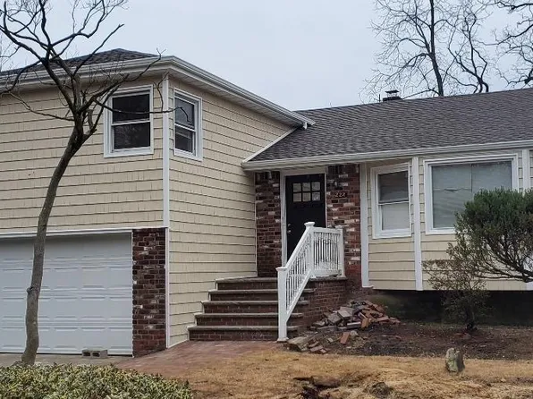 222 E Greenwich Avenue, Roosevelt, NY 11575