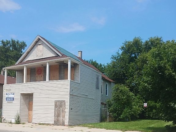 3rd image of 2856 E 79th St