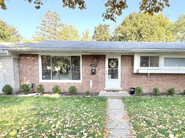 21020 Robinwood St, Farmington, MI 48336