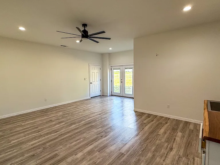 200 N Sorrells Rd — Photo 16
