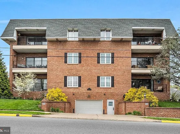 1958 Chestnut St, Camp Hill, PA 17011