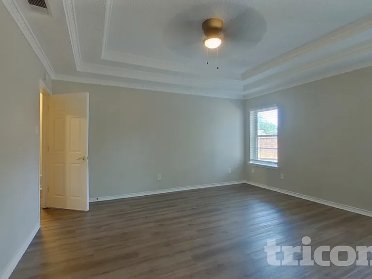 509 Live Oak Dr — Photo 9