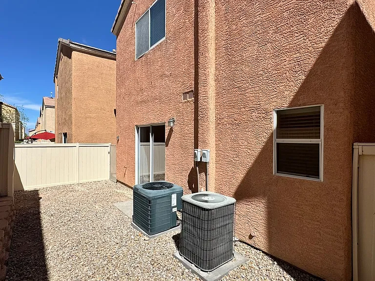 917 Blushing Rose Pl — Photo 20