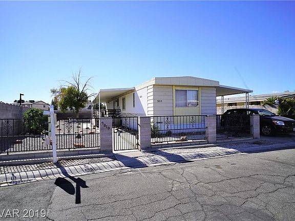 2nd image of 3819 Pecan Ln