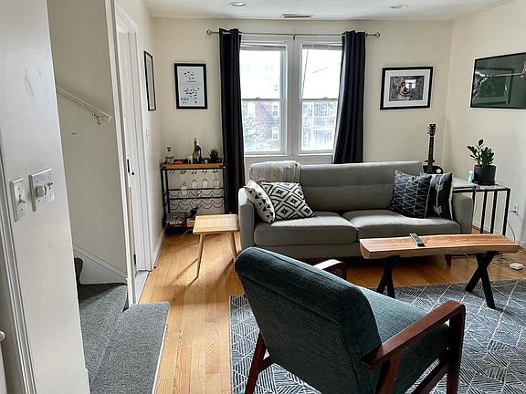 Living room (floor 2)