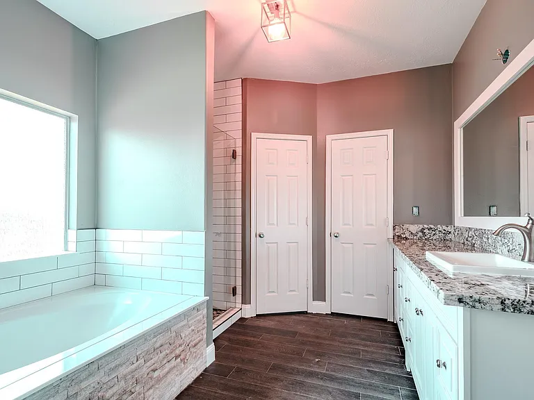 8515 Holly Spring Ln — Photo 17