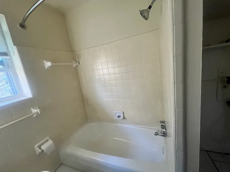 1886 Phillips Ave #B — Photo 11