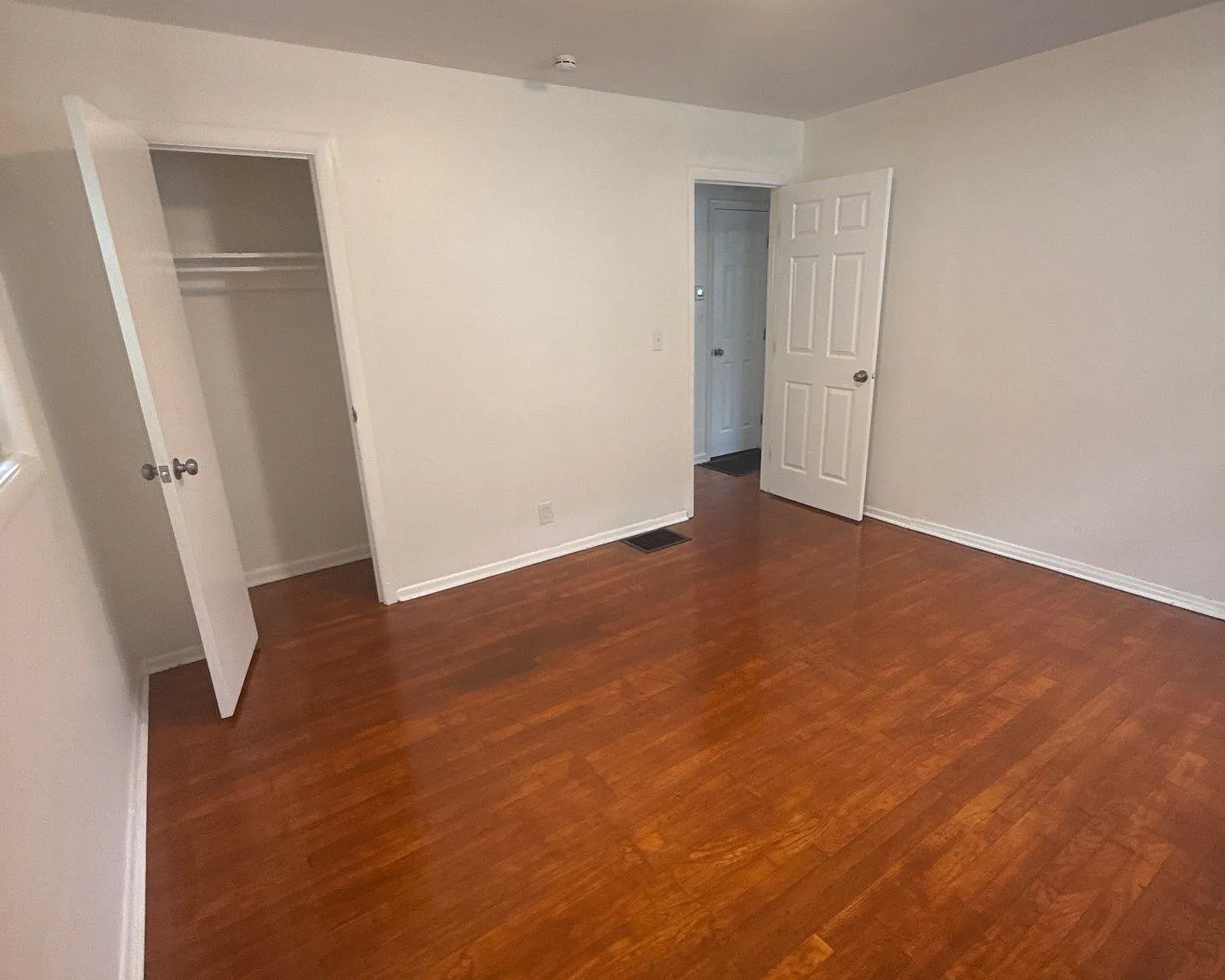 3 bed, 979 sqft, $1,499 — Photo 4