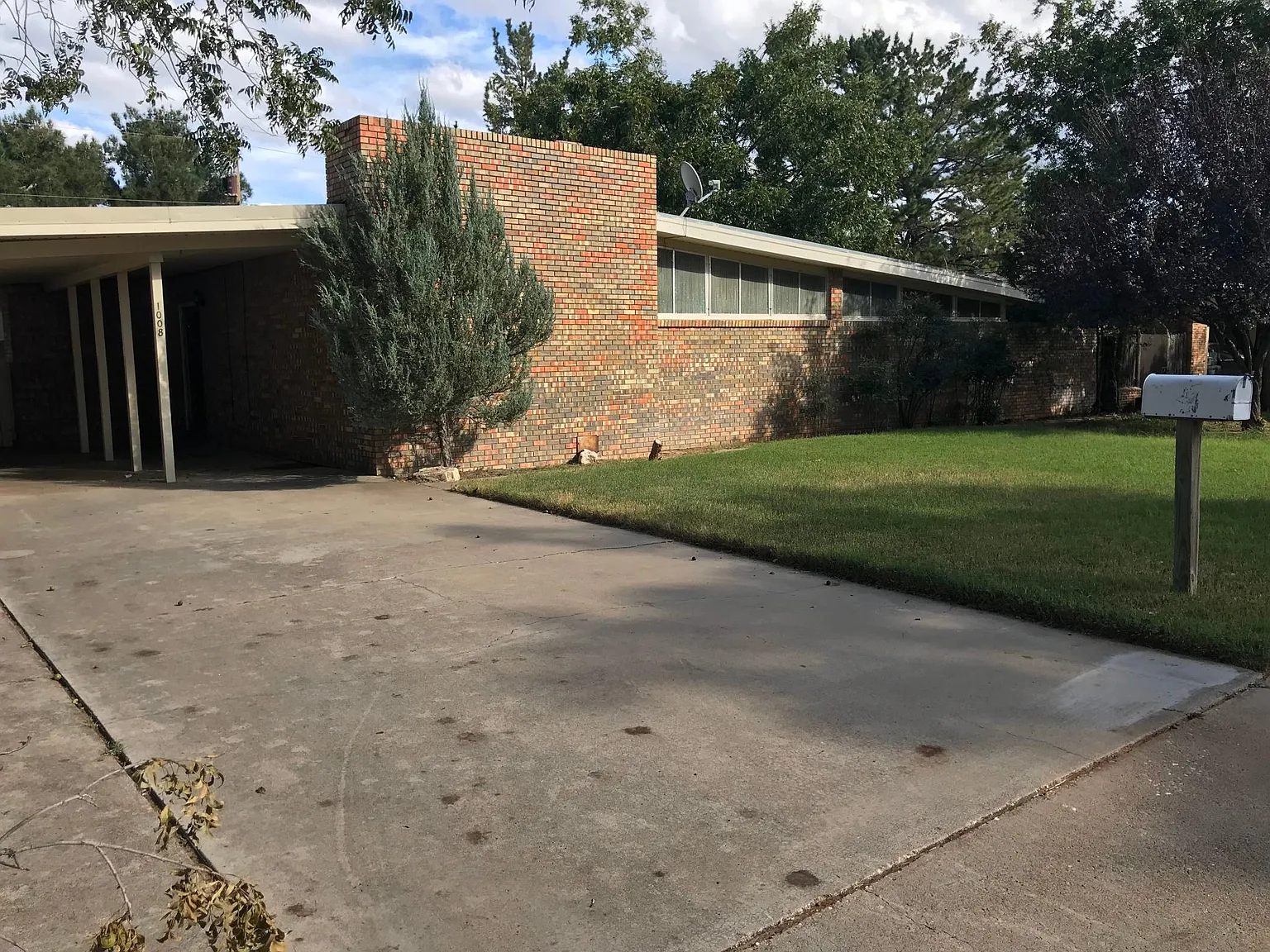 Sandia Dr, Hobbs — Photo 2