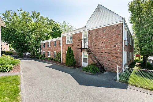 40 Irving St #1C Photo 1