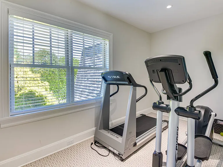 443 Sagaponack Rd — Photo 22