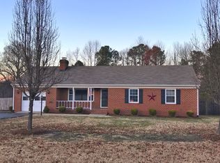 17353 Harding Dr, Bowling Green, VA 22427