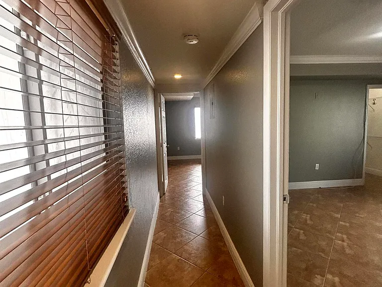 156 Marina Ave — Photo 15
