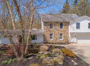 17460 Snyder Rd, Chagrin Falls, OH 44023