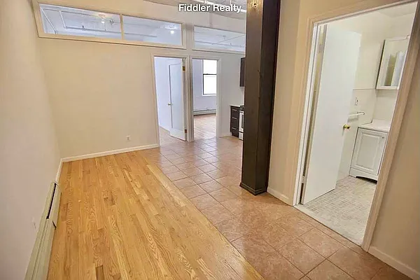 Rented by EXR | media 2