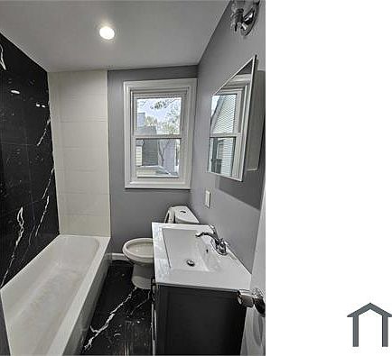 4th image of 799 S 15th St Floor 2