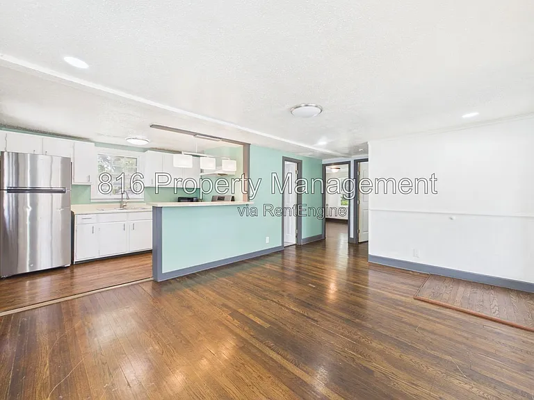 810 S Woodland Ave — Photo 3