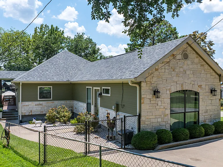 Side view of the house.