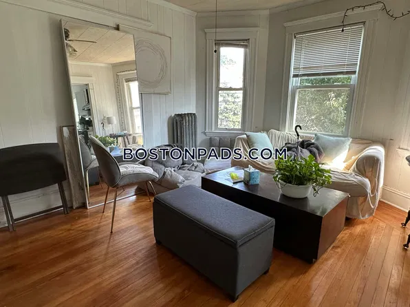 4 High St, Somerville, MA 02144