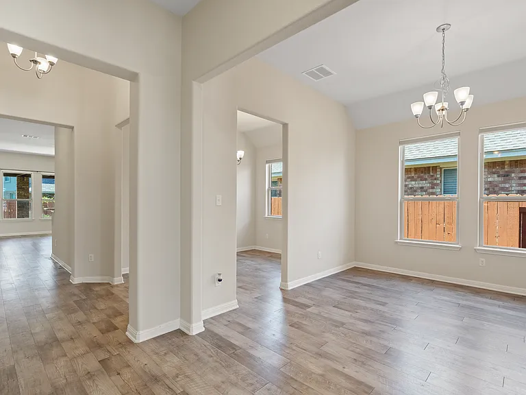 2428 Granite Hill Dr — Photo 8