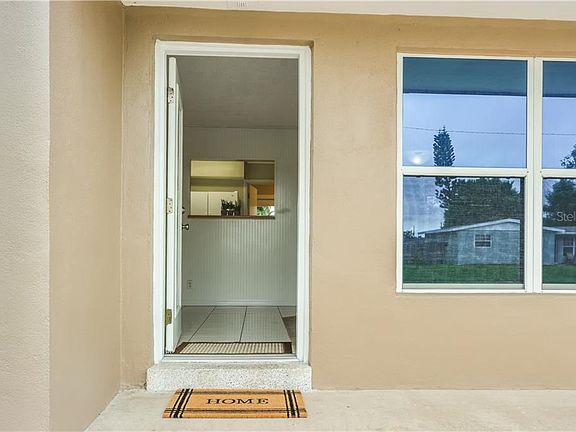 3rd image of 809 Coldwater Dr